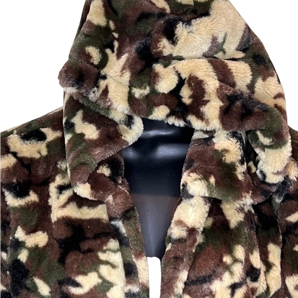 Love Tree Sherpa Jacket - Picture 7 of 11